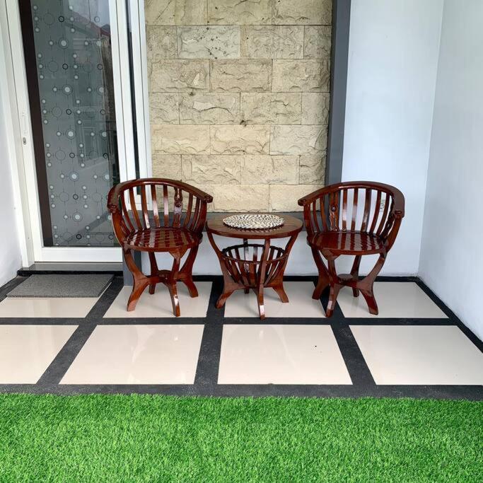 Kayz Villa Batu Dengan Kolam Renang Pribadi Buitenkant foto