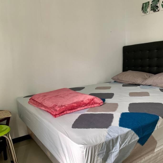 Kayz Villa Batu Dengan Kolam Renang Pribadi Buitenkant foto