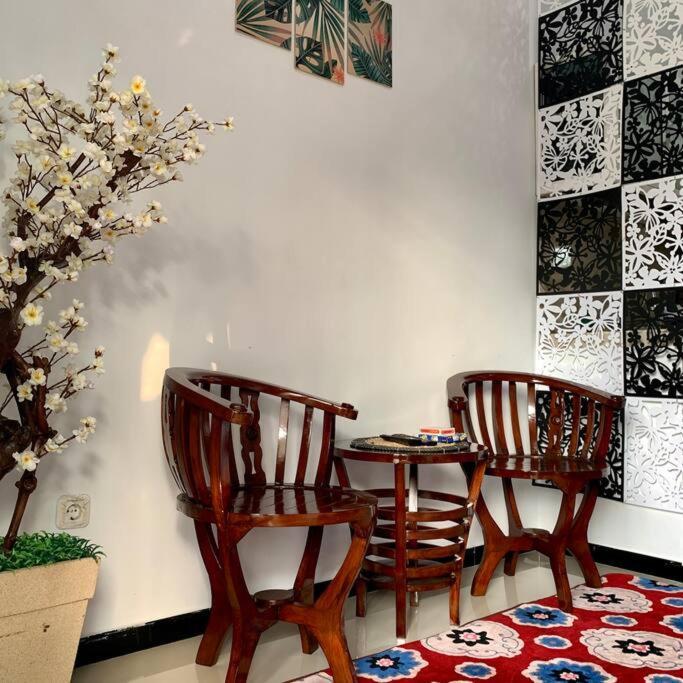 Kayz Villa Batu Dengan Kolam Renang Pribadi Buitenkant foto